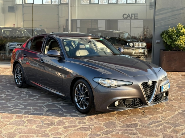 Alfa Romeo Giulia Auto