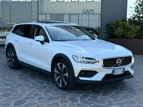 Volvo V60 cross country Auto